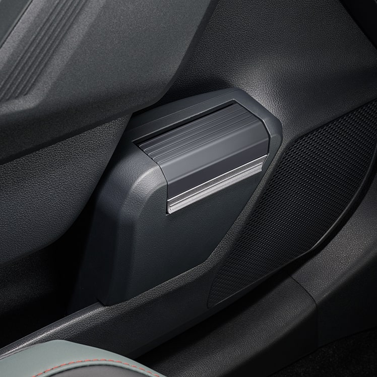 サイドBOXゴミ箱 装着イメージ(閉/助手席用)